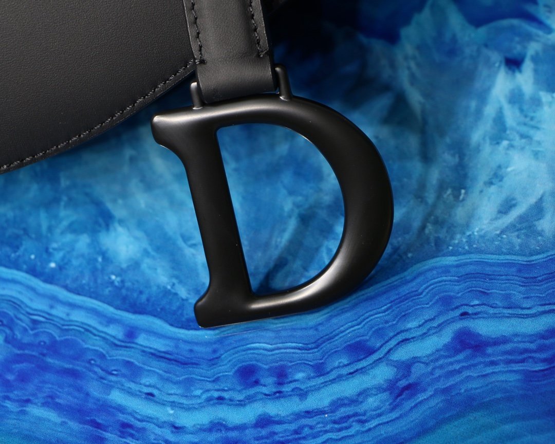 Christian Dior 4 - Image 8