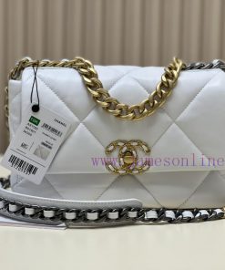 Chanel Bag Annual Baowang Mountain SheepskinMouth cap, foreskin, goat skinGold, silver, and ur5e8h9x