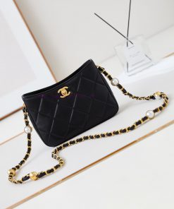 Chanel Bag There is something about 24B pearl. sisters have avoided autumn and winter, but a r42b5lyz