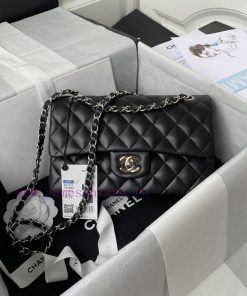 Chanel Bag The black French high-end custom-made Chanel Classic Flap Bag A01113 embodies Cha p7l6e42c