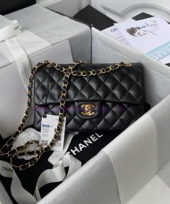 Chanel Bag The black French high-end custom-made Chanel Classic Flap Bag A01113 embodies Cha 0ejzn37b
