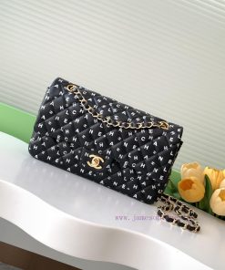 Chanel Bag 24s black and white letter printed CF, the more exquisite it looks, wowThe unique 5cay5c8e