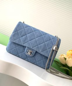 Chanel Bag 25c denim heart-shaped chain bag, this new season has a new heart-shaped style, c zcxbspwi