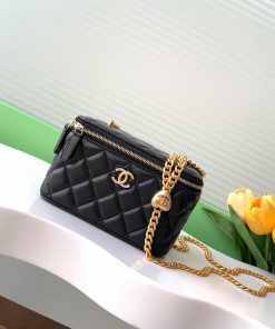 Chanel Bag The 24k box bag features the most beautiful heart-shaped adjustable buckle and ad d253viag
