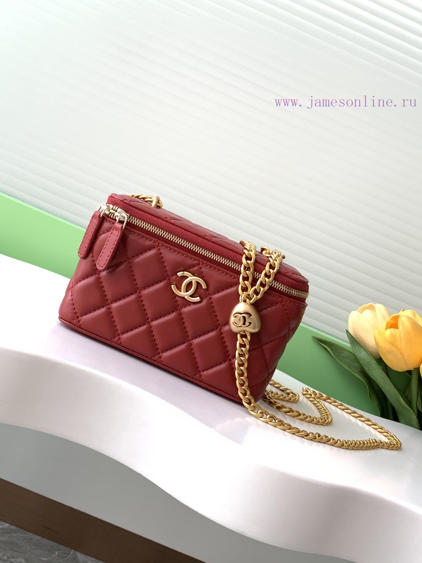 Chanel Bag The 24k box bag features the most beautiful heart-shaped adjustable buckle and ad moj45ke0 - Image 2