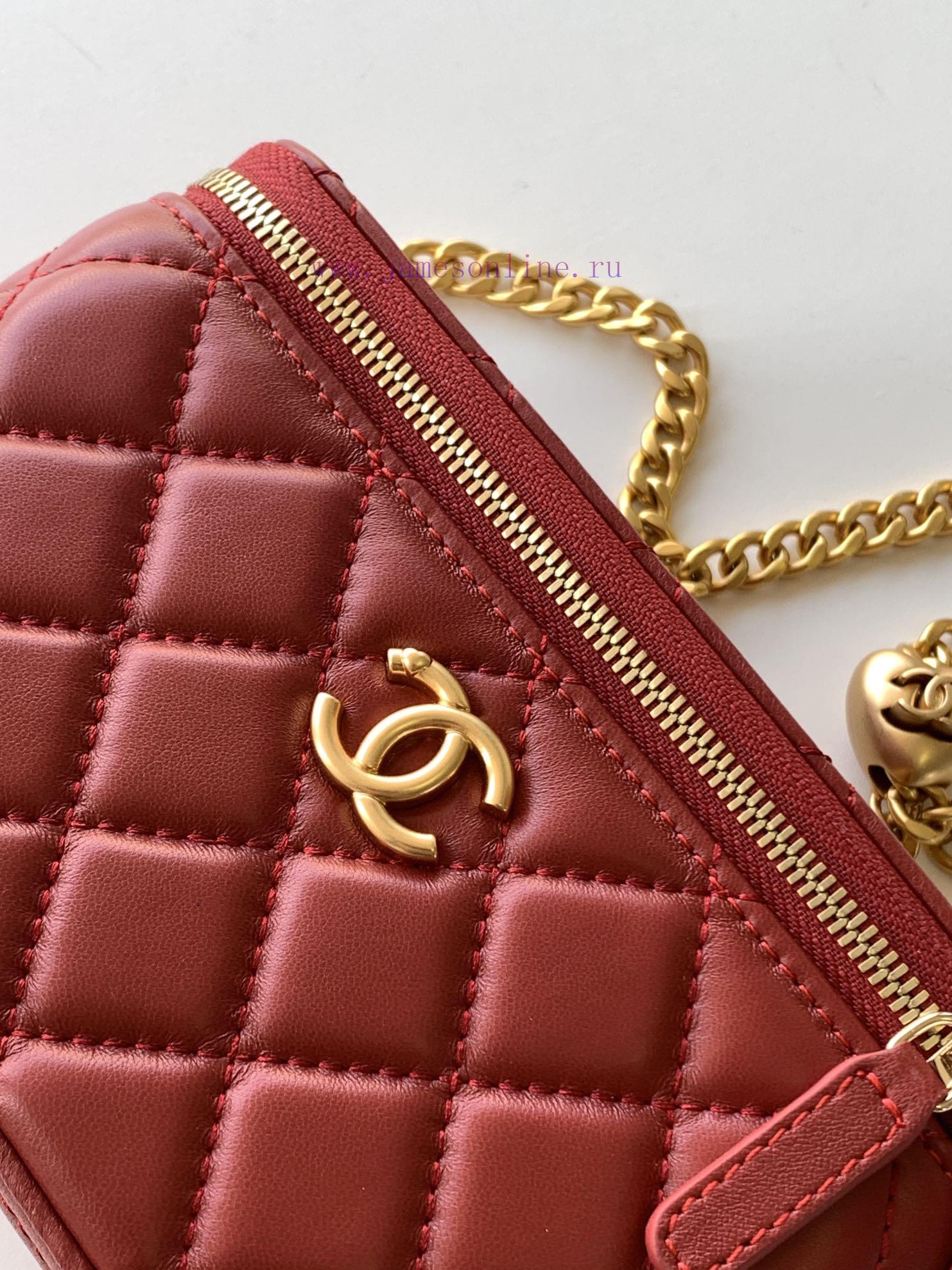 Chanel Bag The 24k box bag features the most beautiful heart-shaped adjustable buckle and ad moj45ke0 - Image 6