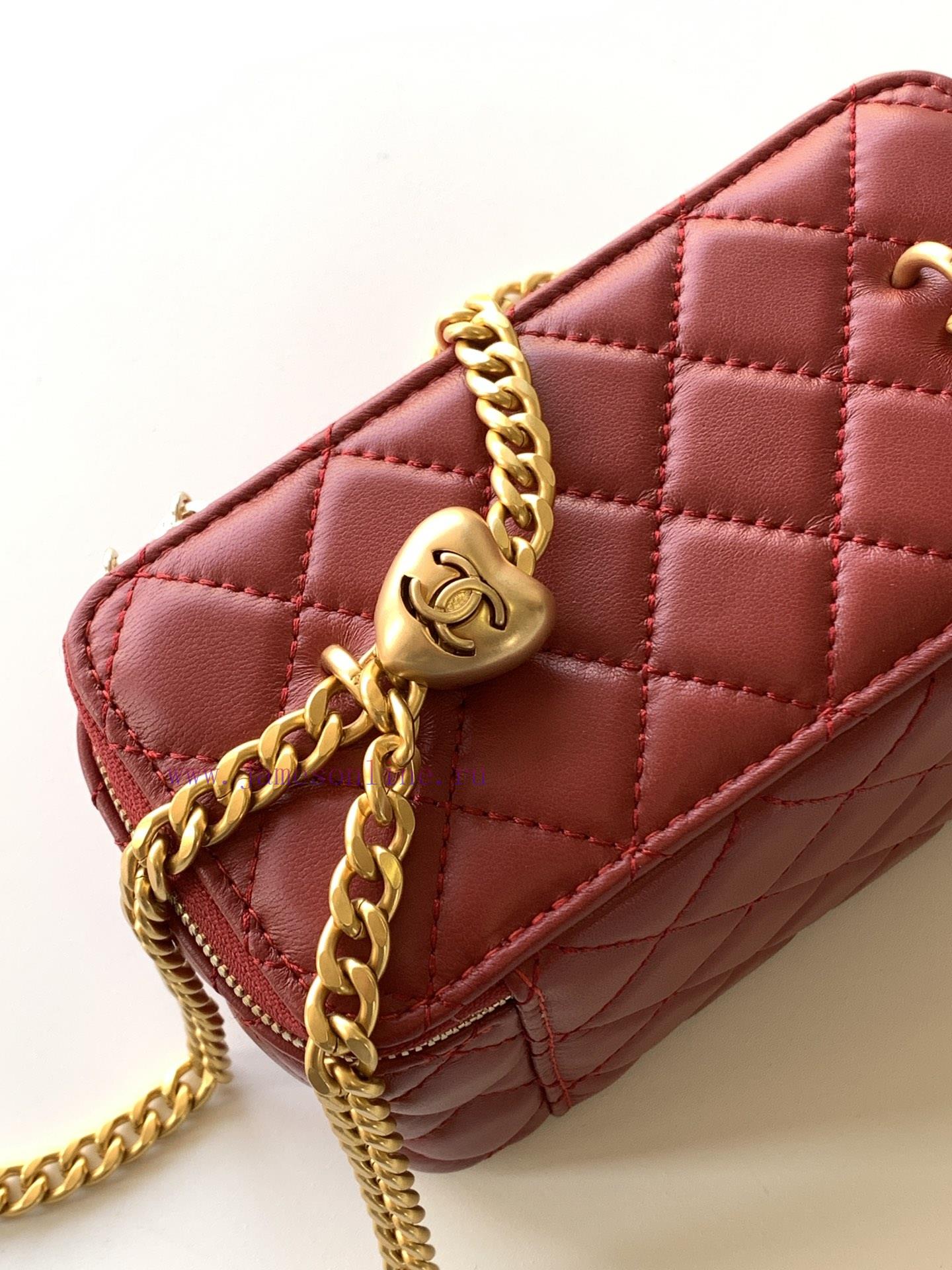 Chanel Bag The 24k box bag features the most beautiful heart-shaped adjustable buckle and ad moj45ke0 - Image 7