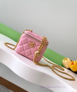 Chanel Bag The 24k box bag features the most beautiful heart-shaped adjustable buckle and ad 1mntv2n1