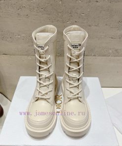 Top tierDior's latest fashion show for autumn and winter in 2023, featuring the Chelsea high7e3s6akj