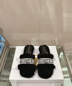 Leather foot pads are flat and black in color-23Ss Autumn/Winter New Dior One Word Hairy Sli6x9fjwyv