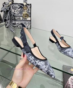 J'ADIOR woven back empty sandals, Dior 2023 Spring/Summer Latest Colors, Garden d'Hiver Jacqb5scene0