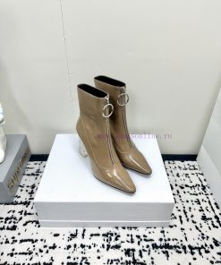 Versace is a top tier brand that is loved by many celebrities such as Gigi, Kendou, Miranda,rsjc3fjn