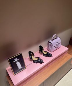 The mostCrystal Lace Lace High Heel SandalsExquisite princess shoes, none of themThere is neuepun5ew