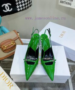 Price not negotiableDIOR 𝟐𝟎𝟐𝟐𝟐/𝐒𝐒𝐧𝐞𝐰 Spring/Summer New Products Middle aged Embroidered Highlk427uuu