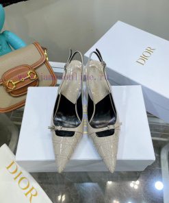 Price not negotiableDIOR 𝟐𝟎𝟐𝟐𝟐/𝐒𝐒𝐧𝐞𝐰 Spring/Summer New Products Middle aged Embroidered Highjvnjr5ro