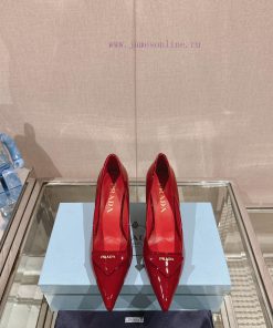 -24Ss Early Spring New Prada Stiletto ShoesThis patent leather high-heeled shoe presents a s6ze77e54