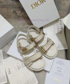 Sandals are a new product in the early spring ready to wear collection of 2024, integrating 7biolyfn