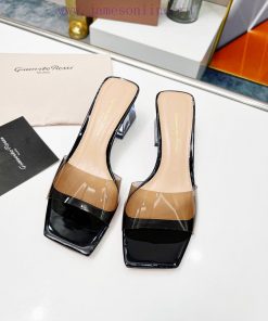 𝙂𝙞𝙖𝙣𝙫𝙞𝙩𝙤 𝙧𝙤𝙨𝙨𝙞Gian VitorossiGianvito rossi                         The brand's iconic contrajaw68xp5