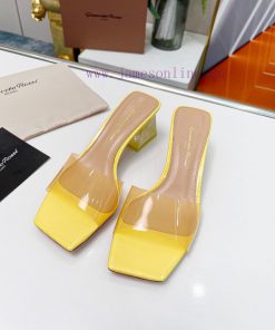 𝙂𝙞𝙖𝙣𝙫𝙞𝙩𝙤 𝙧𝙤𝙨𝙨𝙞Gian VitorossiGianvito rossi                         The brand's iconic contraeyo3bi5f