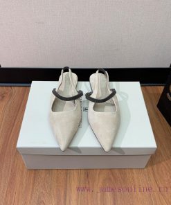 The classic inspiration of BRUNELL CUCINELL rear air flat sandals defines the modern and eleem1axihn