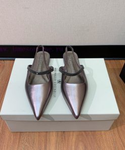 The classic inspiration of BRUNELL CUCINELL rear air flat sandals defines the modern and elen7t7q5fy