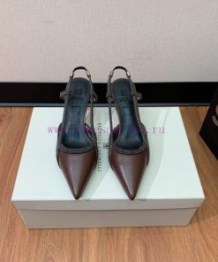 The classic inspiration of BRUNELL CUCINELL rear air sandals defines the modern and elegant 6l4i3te3