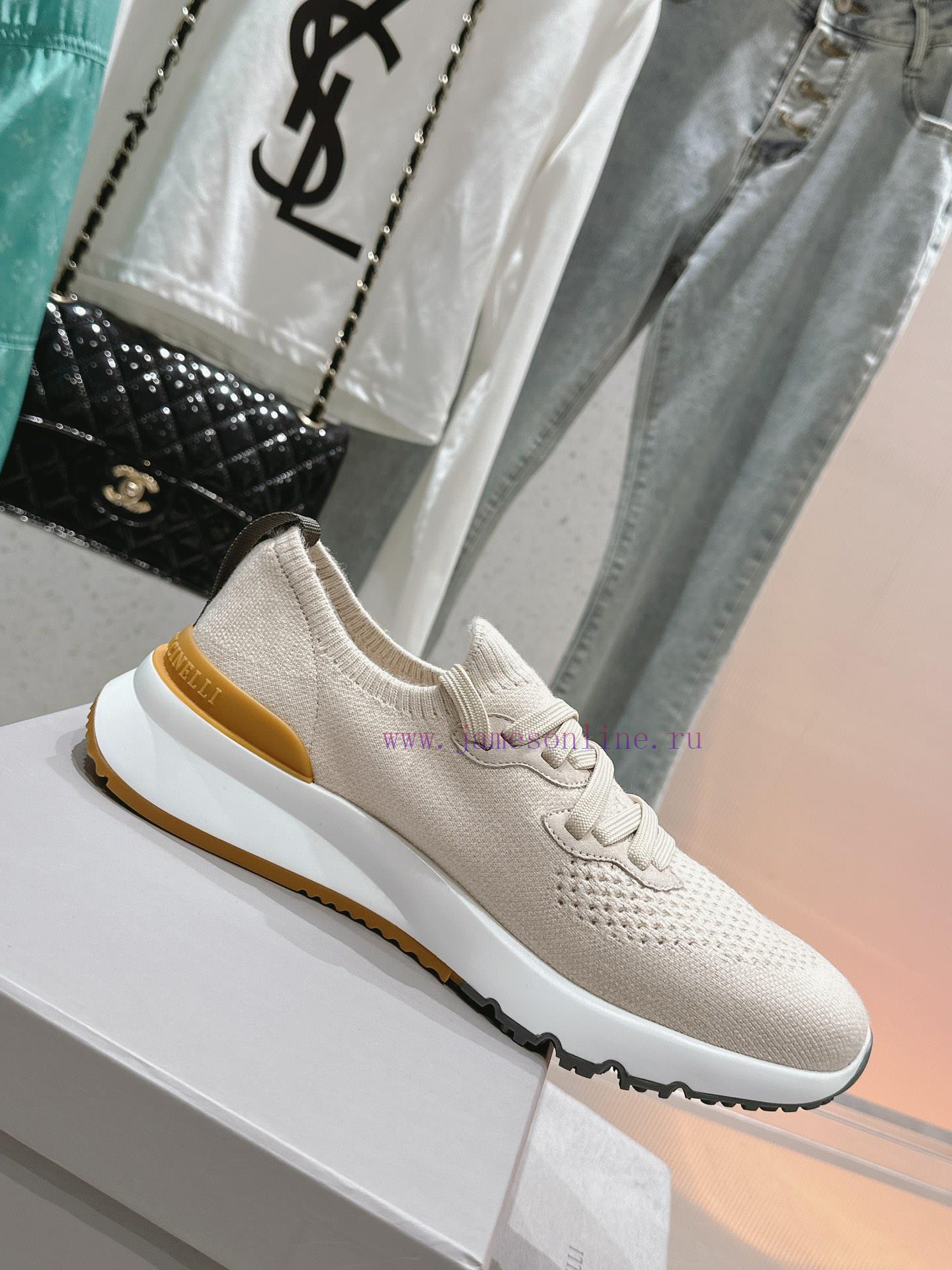 𝐁𝐫𝐮𝐧𝐞𝐥𝐥𝐨* 𝐂𝐮𝐜𝐢𝐧𝐞𝐥𝐥𝐢 Top of the line latest classic men's shoe series casual shoes and sportsr2ijjhz4