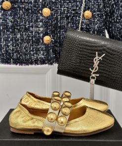 AlAIA | Classic retro pearl Mary Jane shoes from AlAIAFull of girlish style, with both moderimp6ibob