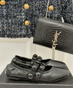 AlAIA | Classic retro pearl Mary Jane shoes from AlAIAFull of girlish style, with both moder6g544llr