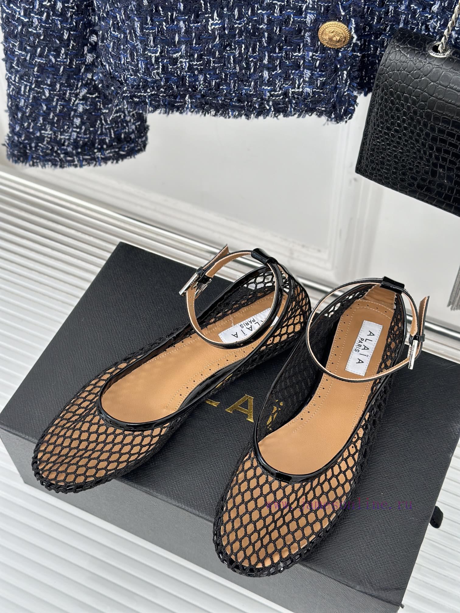 AlAIA | Classic retro mesh Mary Jane shoes from AlAIAFull of girlish style, with both modernwv0mya06 - Image 3