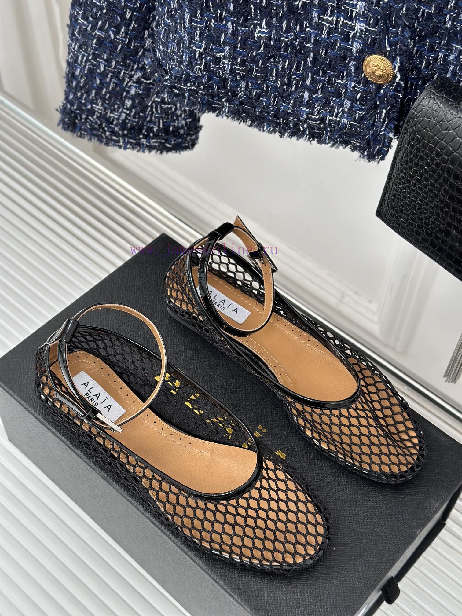 AlAIA | Classic retro mesh Mary Jane shoes from AlAIAFull of girlish style, with both modernwv0mya06 - Image 4