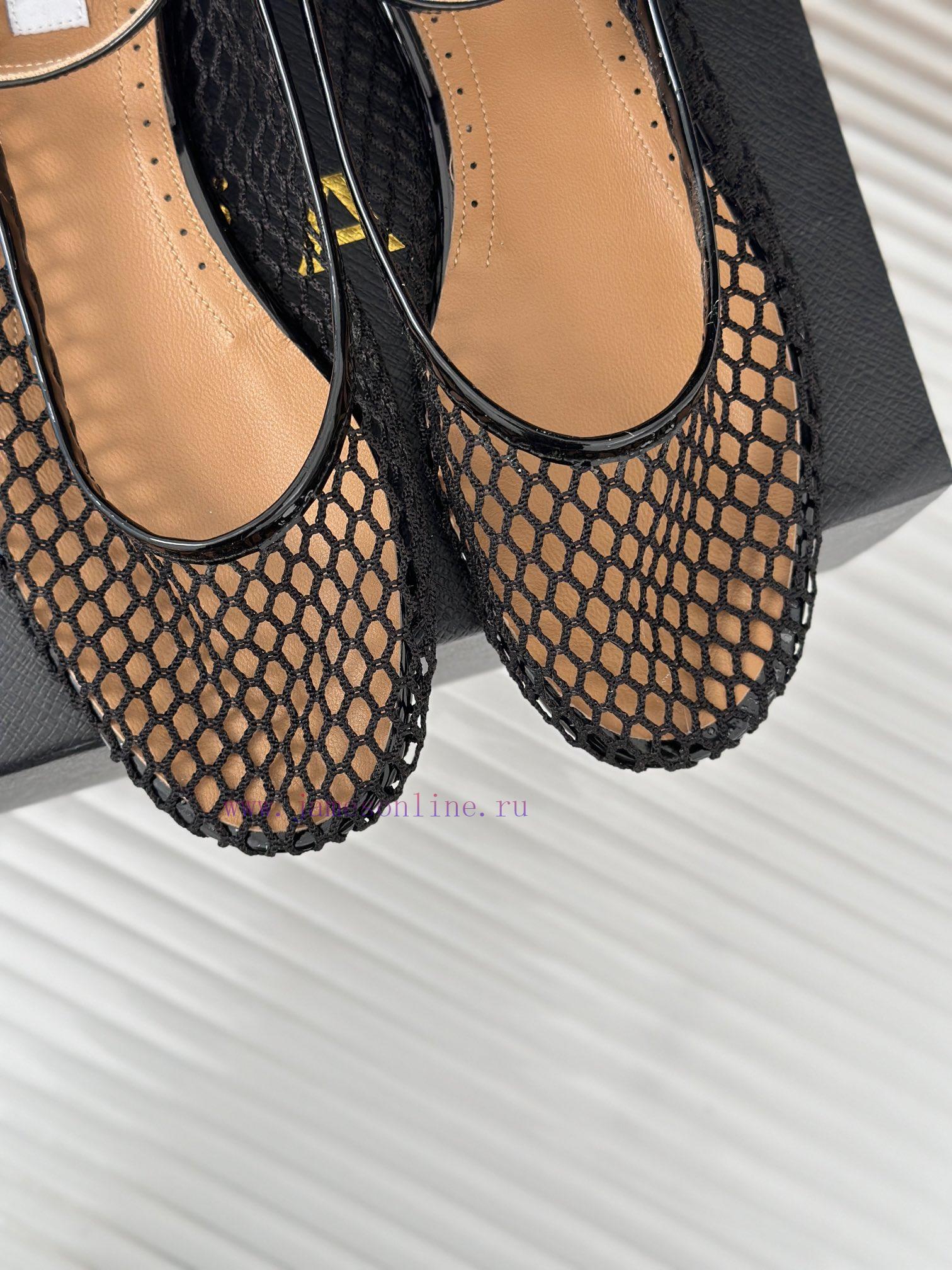 AlAIA | Classic retro mesh Mary Jane shoes from AlAIAFull of girlish style, with both modernwv0mya06 - Image 8