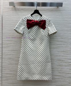 CL77570 Valentino 25 Spring/Summer New Collection Red Velvet Decorative Polka Dot Print Short S v43zyf9a