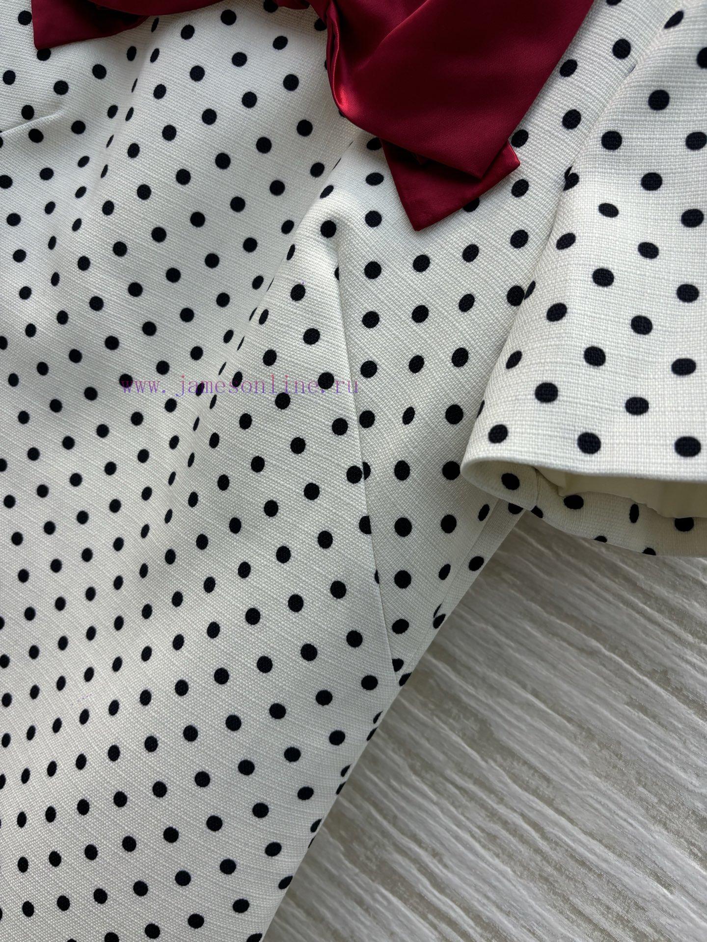 CL77570 Valentino 25 Spring/Summer New Collection Red Velvet Decorative Polka Dot Print Short S v43zyf9a - Image 5