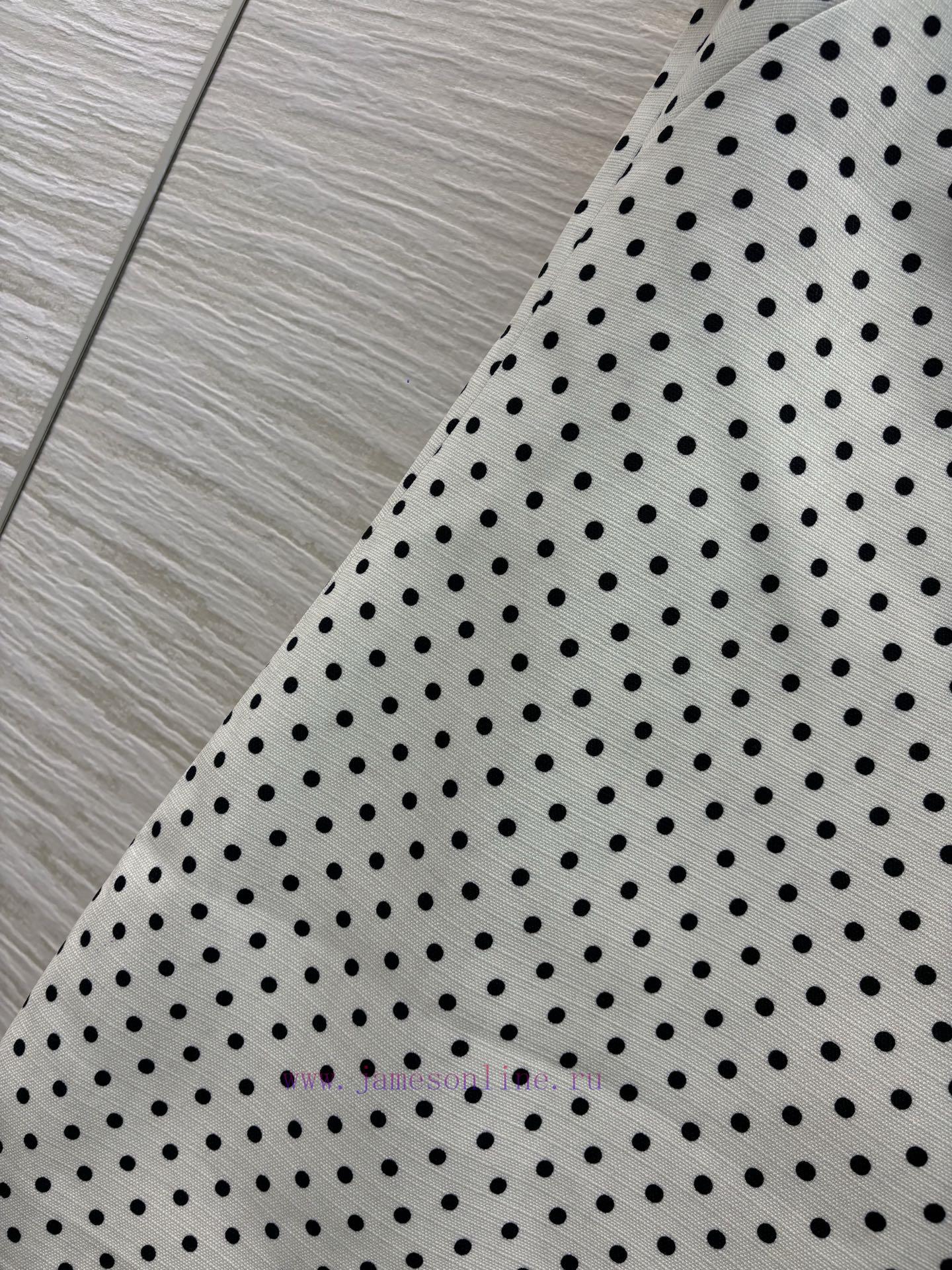 CL77570 Valentino 25 Spring/Summer New Collection Red Velvet Decorative Polka Dot Print Short S v43zyf9a - Image 6