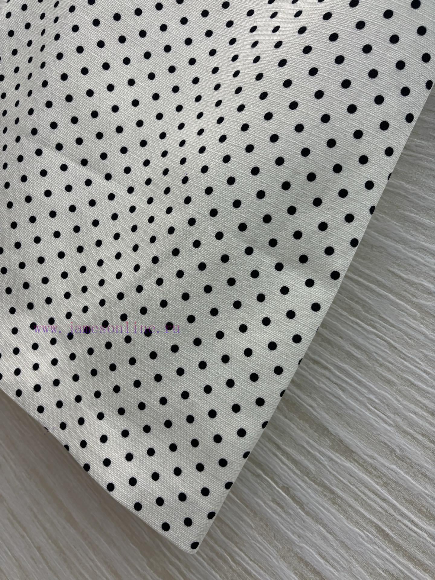 CL77570 Valentino 25 Spring/Summer New Collection Red Velvet Decorative Polka Dot Print Short S v43zyf9a - Image 7