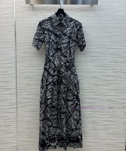 CL77572 Dior 25 New Paris Map Dress With A Collar And Waist Cinched Shirt Style Dress. The Clas 0yf5mthv