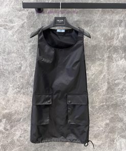 ZL60525 Prada 25Ss Early Spring New Inverted Triangle Logo Solid Color Sleeveless Tank Top Skir dbaqeso8