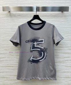 CT76026 Chanel 25 Spring/Summer Digital 5-Letter Printed T-shirt With Exquisite And Compact Des pkesojoa