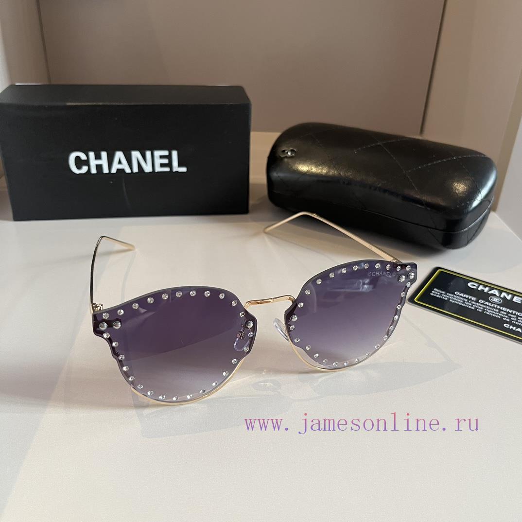 Chanel sunglasses, custom-made with high-end diamond rings, beautiful and truly stunning. Wed8mk3gzl