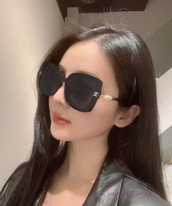 2024 New CHANEL Women's Mature Large Frame Sunglasses Fashion Diamond studded Mirror Legs Hia2pmg52e