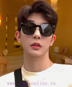 GucciGucci's new one-piece driving mirror sunglasses are a must-have for all travelers. Multh0kz01un