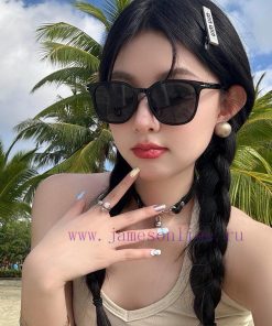 GucciGucci's new one-piece driving mirror sunglasses are a must-have for all travelers. Mult1fvxf2ji