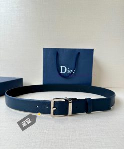 This 35mm waistband combines elegance and modern style with a double-sided design. One side ifcnadfl