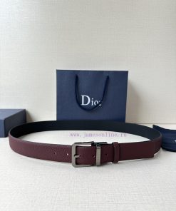 This 35mm waistband combines elegance and modern style with a double-sided design. One side 2qvv846q