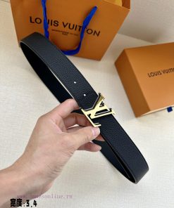 This 3.4-wide LV Aerogram double-sided belt features a matte LV Aerogram buckle occupying th yzafdt90