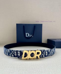 This 35mm double-sided belt with a width of 3.5cm combines elegant temperament with modern s ig140ot7