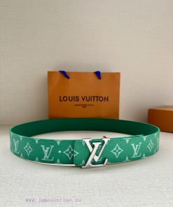 The LV Initiales 4.0 wide double-sided waistband is an accessory for the 2024 spring/summer 8u482rkw
