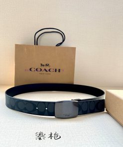 The COACH double-sided belt with a width of 3.8cm is made of classic logo canvas material on lcfrqh94