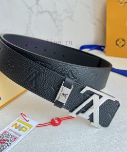 LV... Louis Vuitton Belt and BeltsBuckle, classic pure steel material letter buckle, top lay yahpz62s